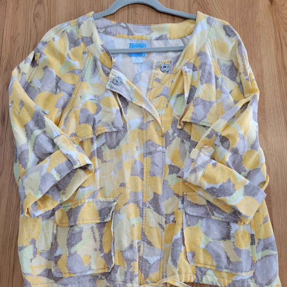 Yellow and Gray Patterned Jacket - image 7